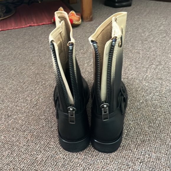 Leather Aldo two toned boots - Picture 2 of 8